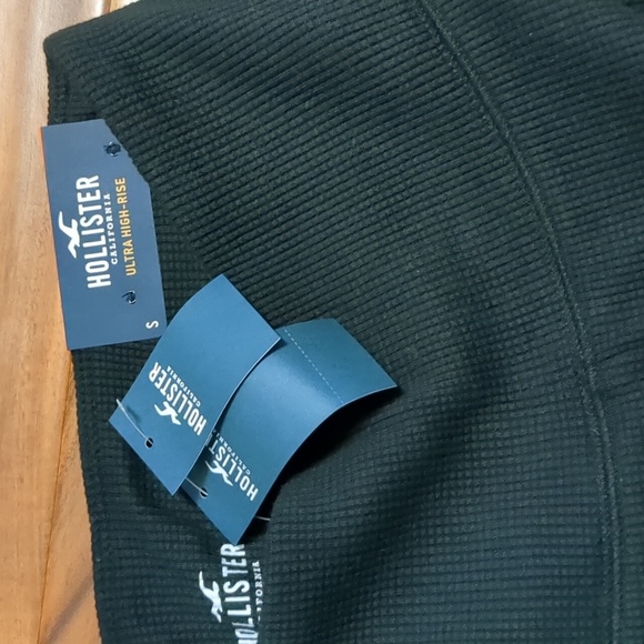 Hollister ultra rise flare pants. Size small. Waffle pattern. NWT. - Picture 3 of 3